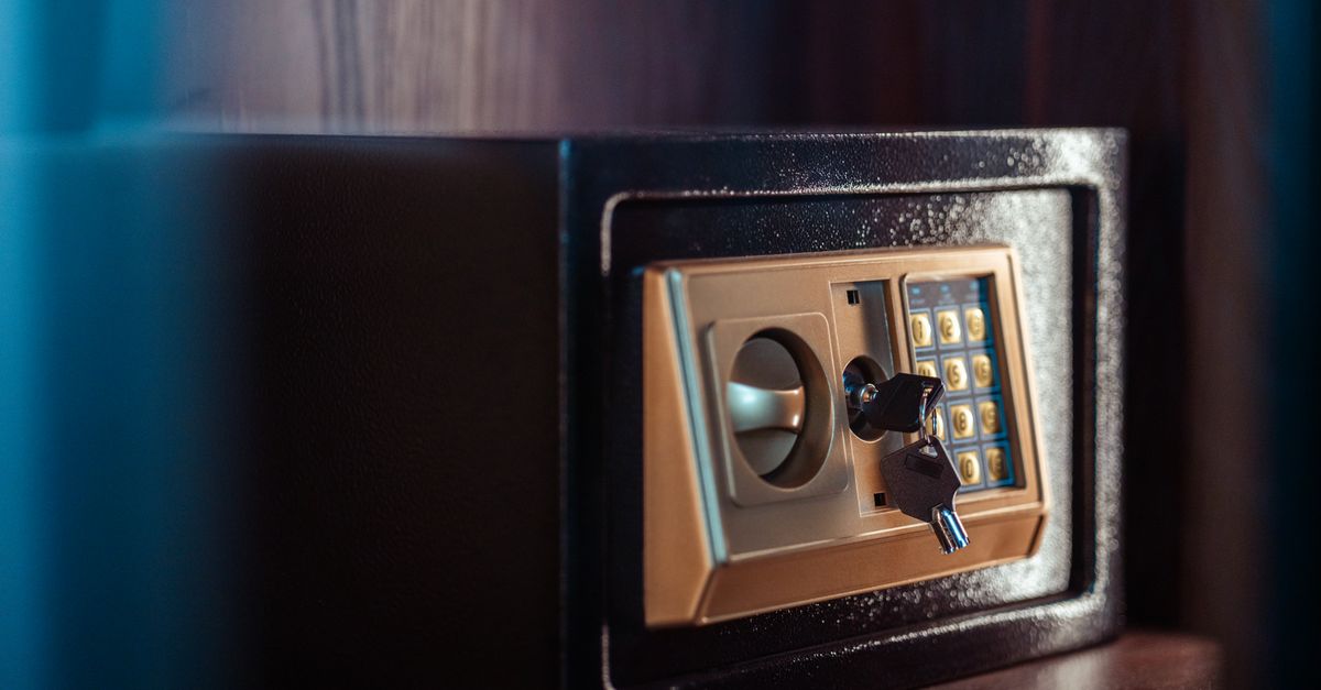 front door lock key — New Hyde Park Locksmith